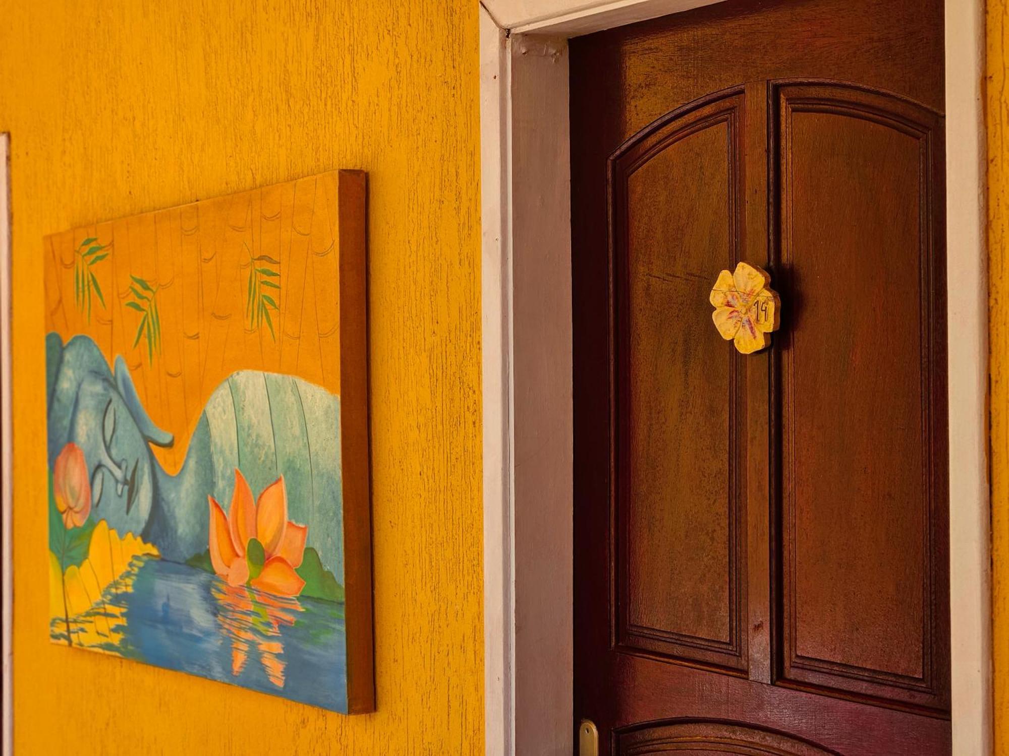 Bella Vista Ocean View Hotel Armacao dos Buzios ภายนอก รูปภาพ A door knocker