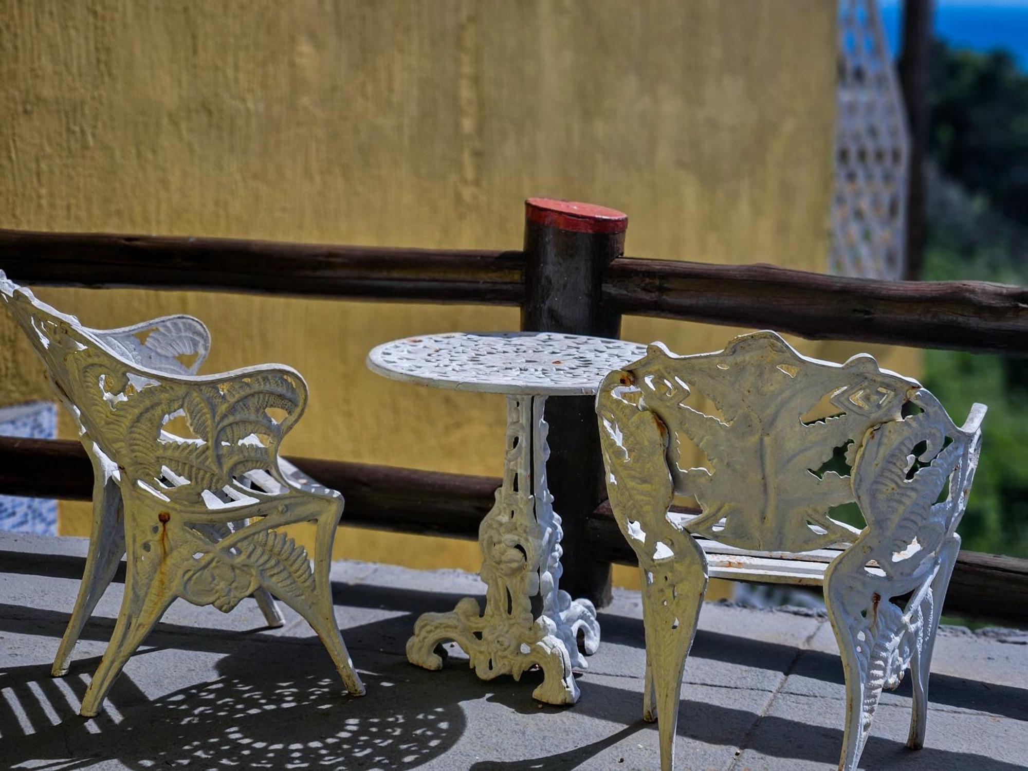 Bella Vista Ocean View Hotel Armacao dos Buzios ภายนอก รูปภาพ A set of miniature furniture
