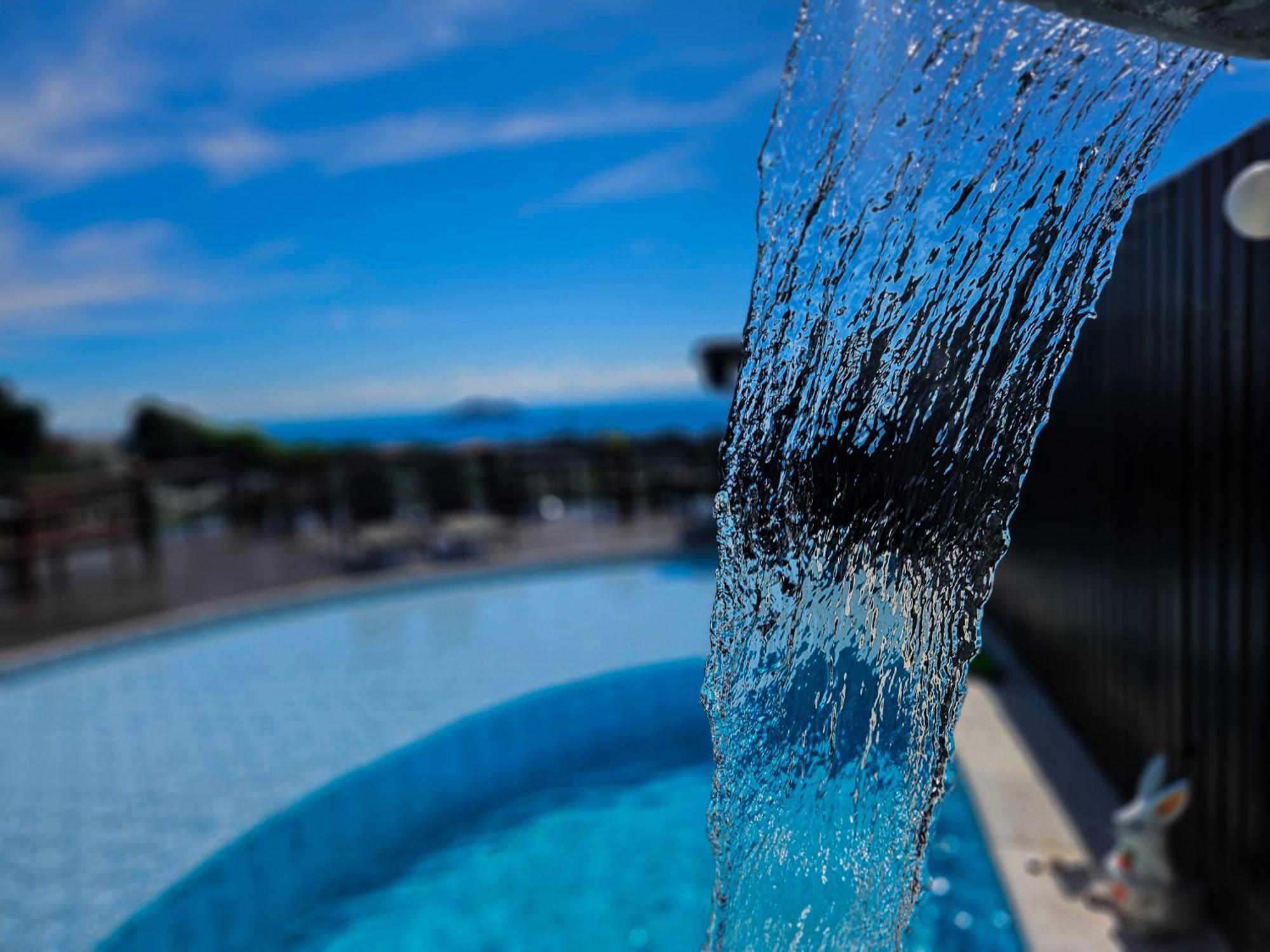 Bella Vista Ocean View Hotel Armacao dos Buzios ภายนอก รูปภาพ A shower at a swimming pool